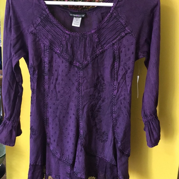 Pretty top - Picture 2 of 4